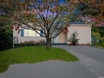 35 Westfield Road, Coram, NY, 11727