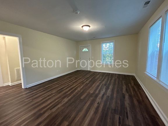 4th image of 902 Pine St