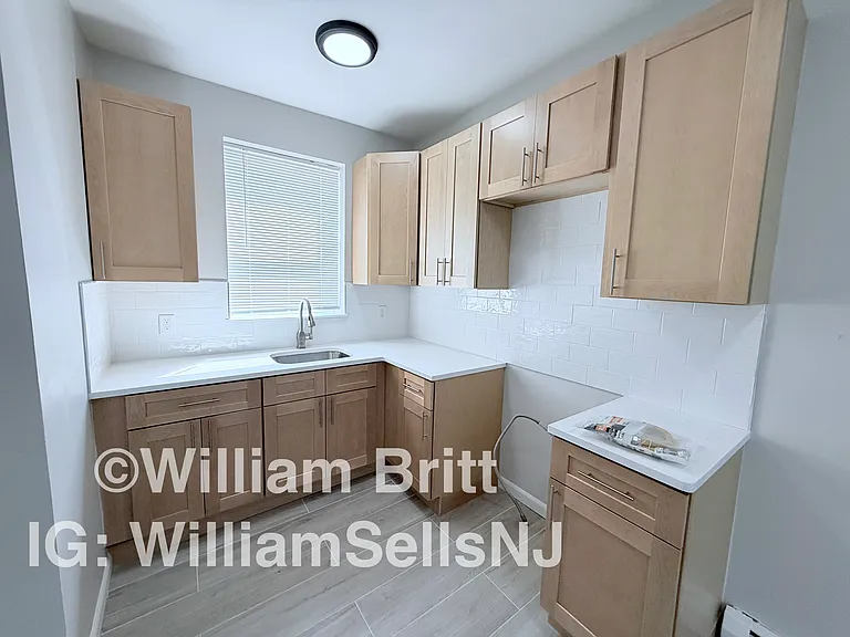 67 Brinkerhoff St #4D — Photo 2