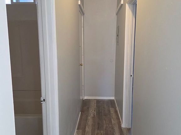 5th image of 417-453 W Cowles St #439