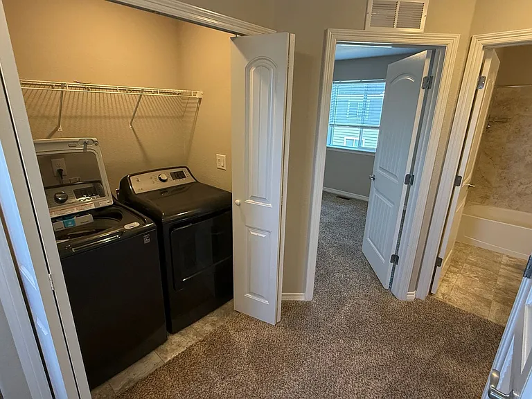 10934 Rowley Dr — Photo 12