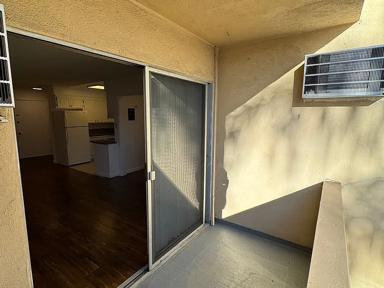 617 N Orange Dr — Photo 12
