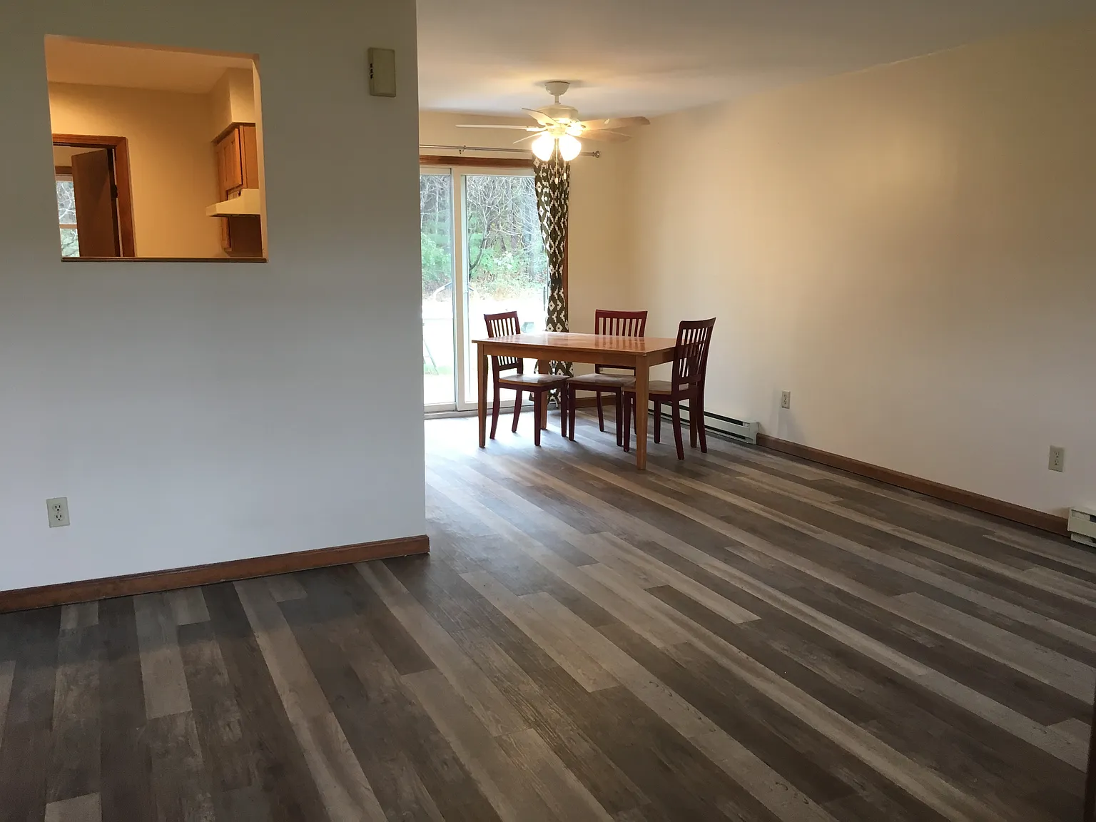 2 bed, 1.5 bath, 1100 sqft, $1,600 — Photo 4