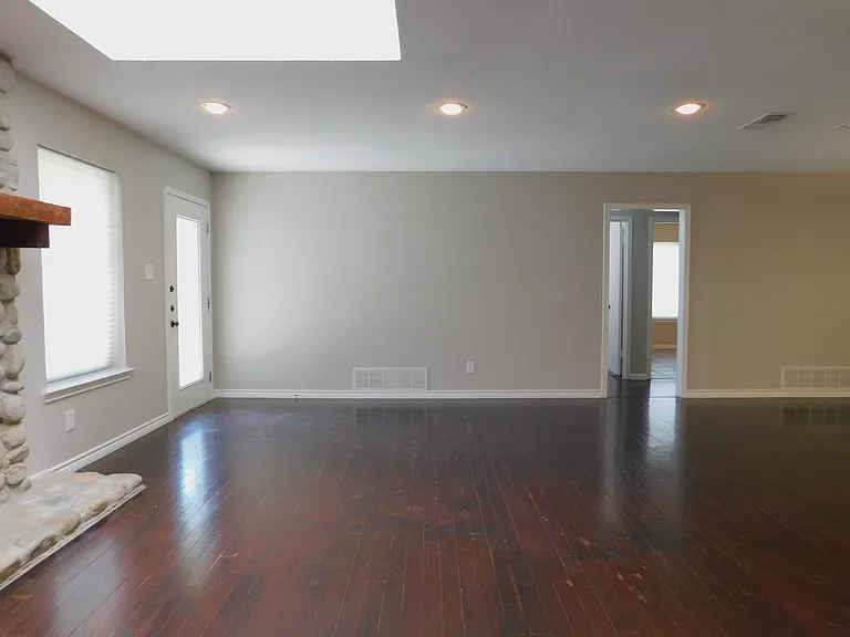897 John George Ln — Photo 12
