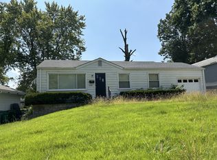 1426 Comet Dr, Saint Louis, MO 63137