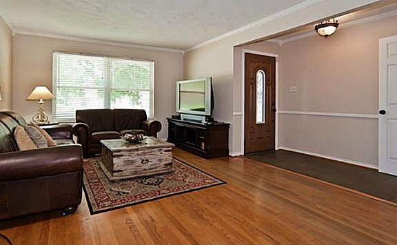2nd image of 10664 Longmeadow Dr