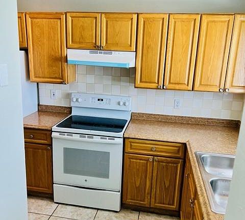 2nd image of 252 Taylor Ln APT D