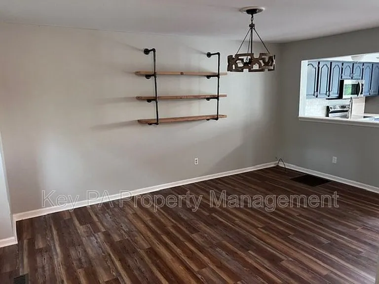 803 Bradford Ter — Photo 17