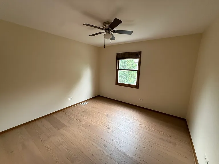 15546 Whitehall Ln — Photo 14