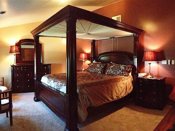 4th image of 10763 Millard Dr