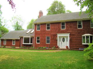 1437 Canon Ln, Oyster Bay, NY 11771
