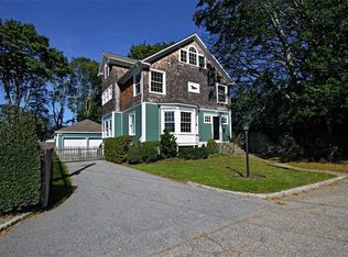 12 Annandale Ter, Newport, RI 02840