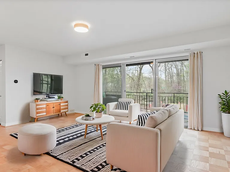 10167 Fair Woods Dr #310 — Photo 6
