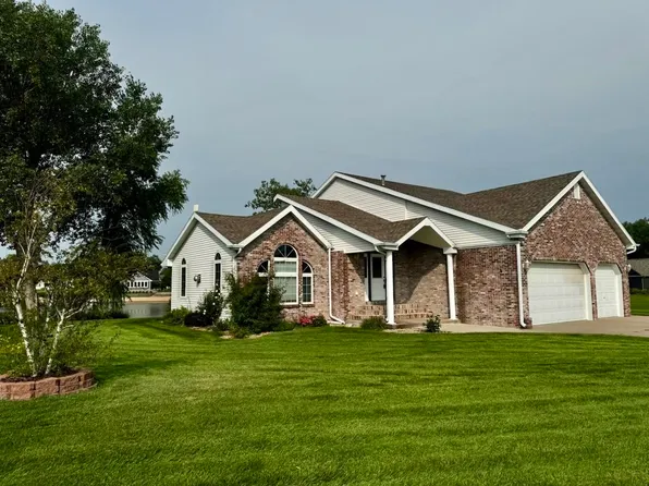 2 Sonja Dr, Doniphan, NE 68832