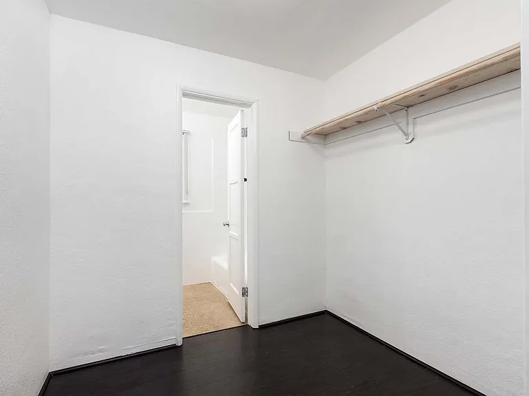 Walk in closet