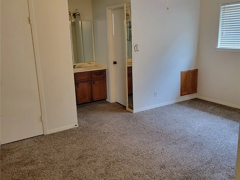 1802 Leona Dr — Photo 13