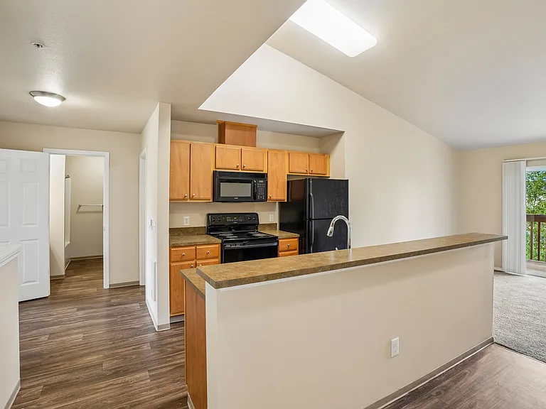 Legacy Oaks Apartments — Photo 9