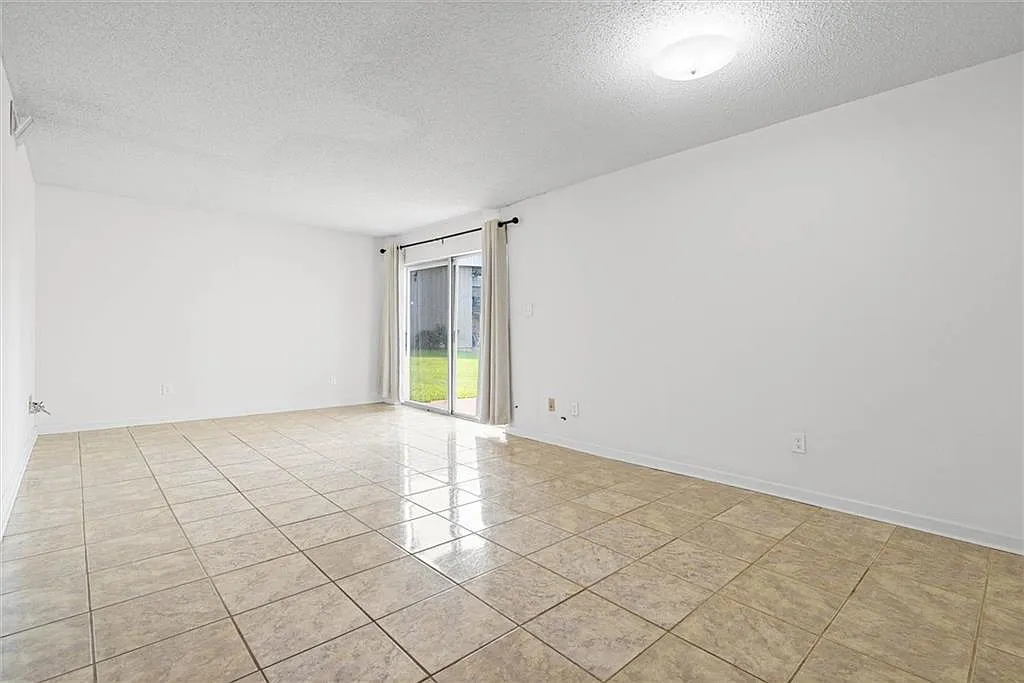 2 bed, 2.0 bath, $1,400 — Photo 2