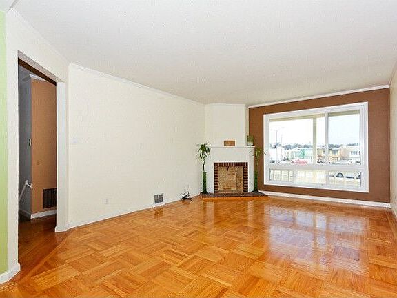 2nd image of 2120 Sloat Blvd