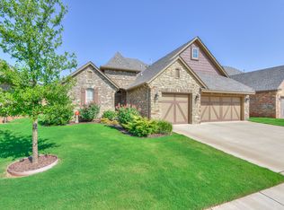 19512 Fieldshire Dr, Edmond, OK 73012