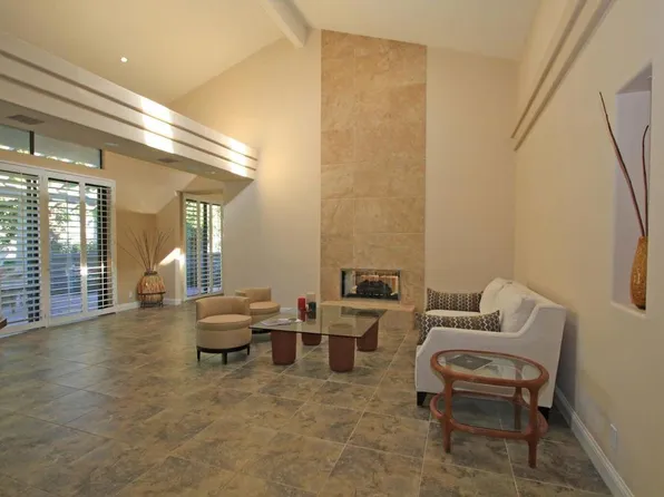 180 Wild Horse Dr, Palm Desert, CA 92211