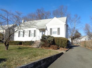 166 Whippany Rd, Whippany, NJ 07981