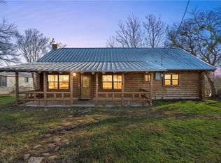 203 S Hedwig St, Riesel, TX 76682