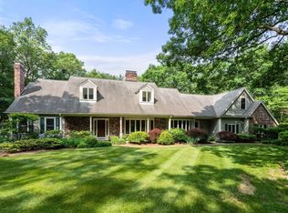 8 Pleasant St, Dover, MA 02030