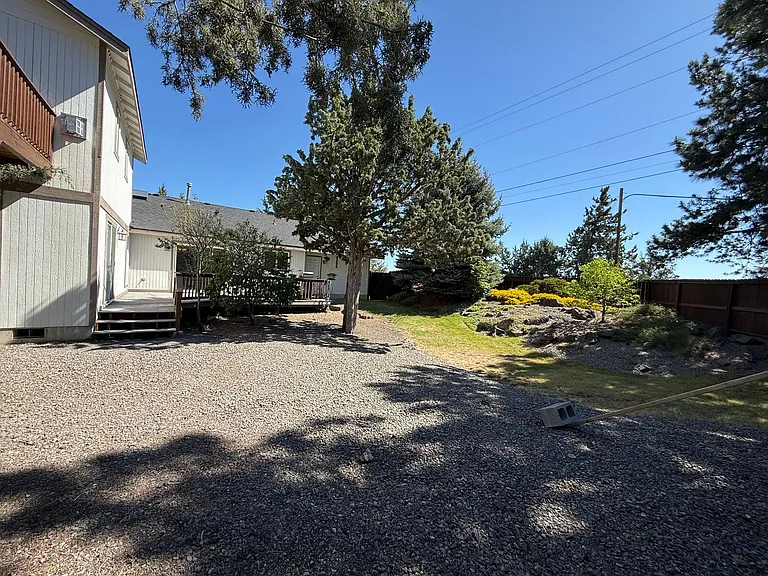 20997 Spinnaker St — Photo 35