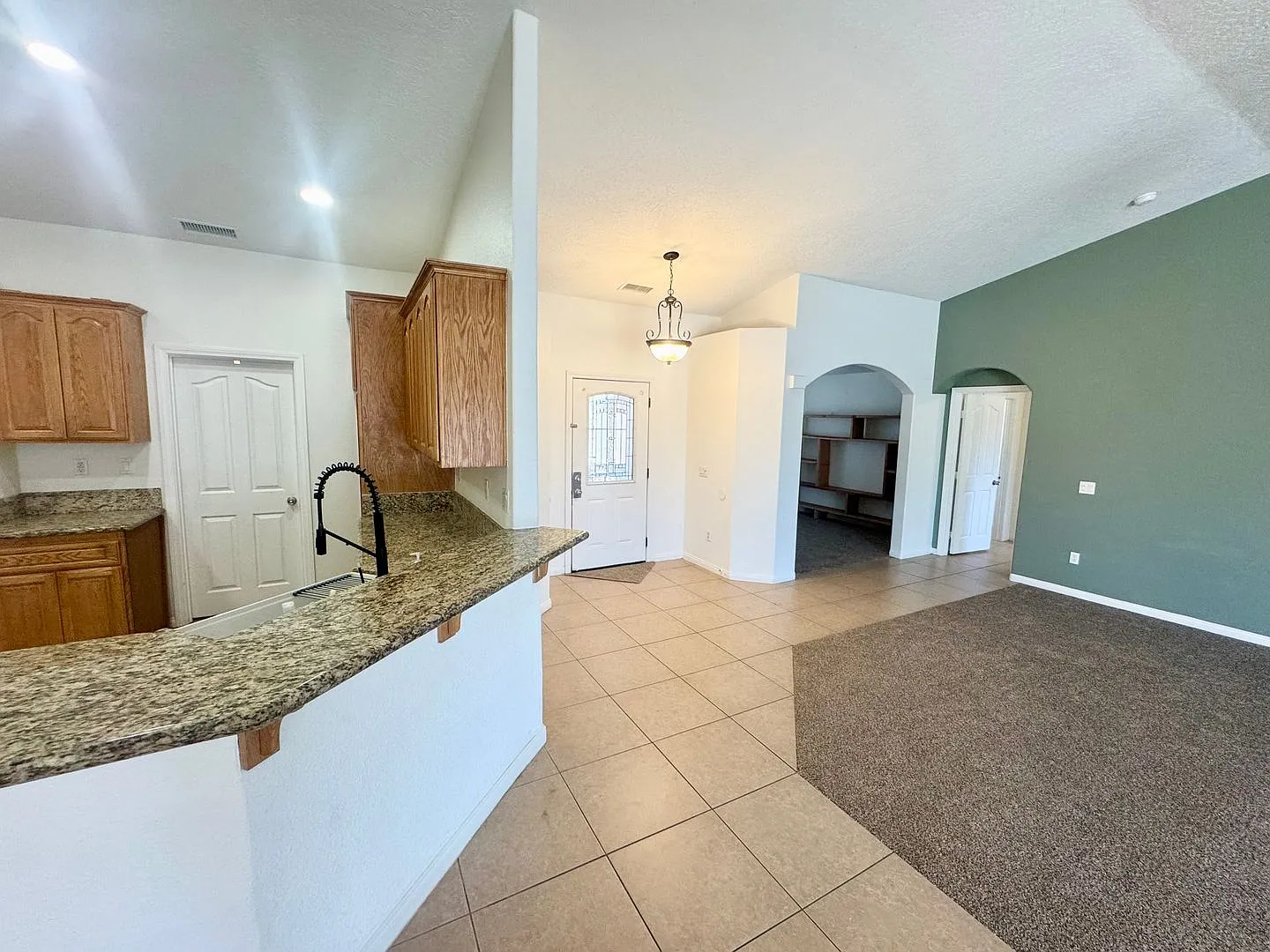 Beautiful 3 bedroom Home on over .5 Acre lot — Photo 4