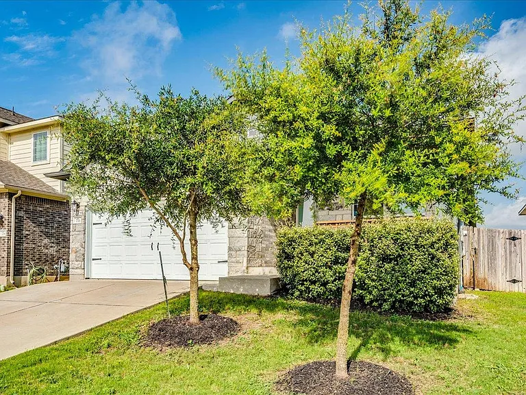 733 Blue Oak Blvd — Photo 3