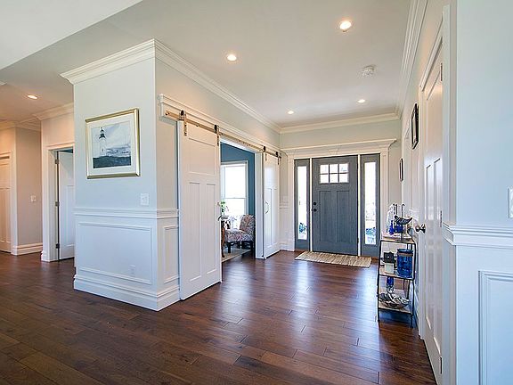 4th image of 72 Tyler Dr
