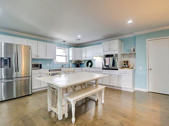 5th image of 9482 Big Lake Rd