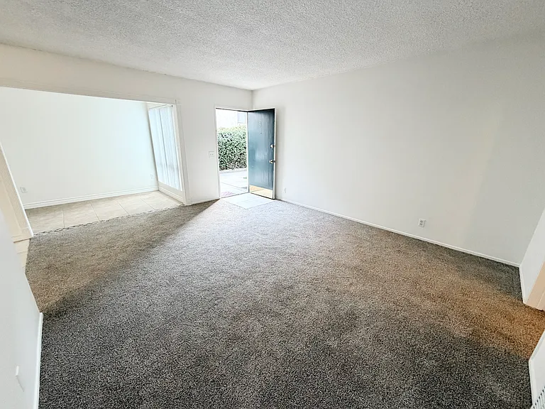 85 N Holliston Ave — Photo 13