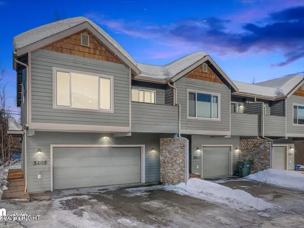 5205 Ironbranch Ct #8, Anchorage, AK 99504