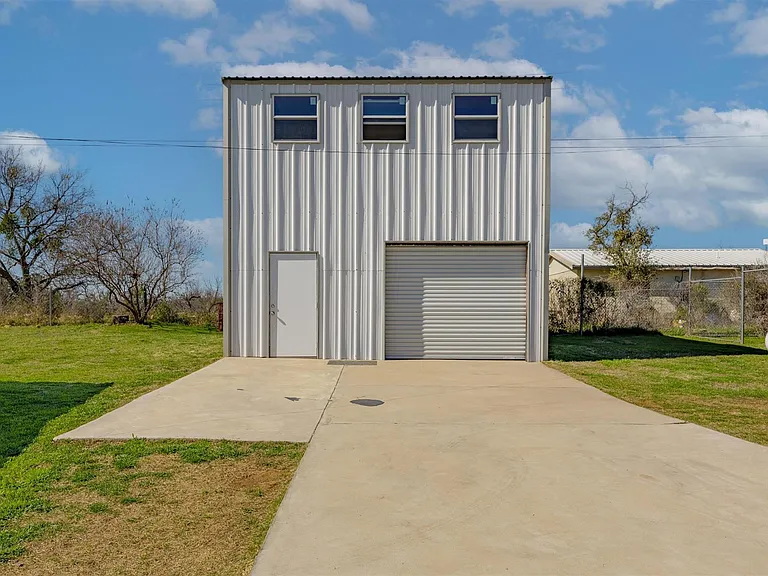 110 Lakewood Dr — Photo 24