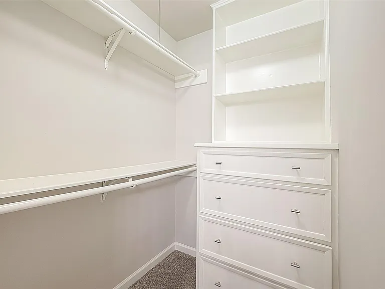 6107 Sanford Rd — Photo 43