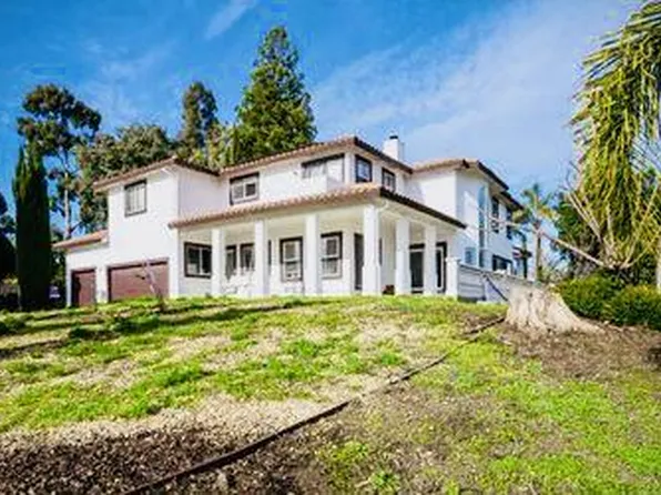 6445 Vineyard Estates Dr, Hollister, CA 95023