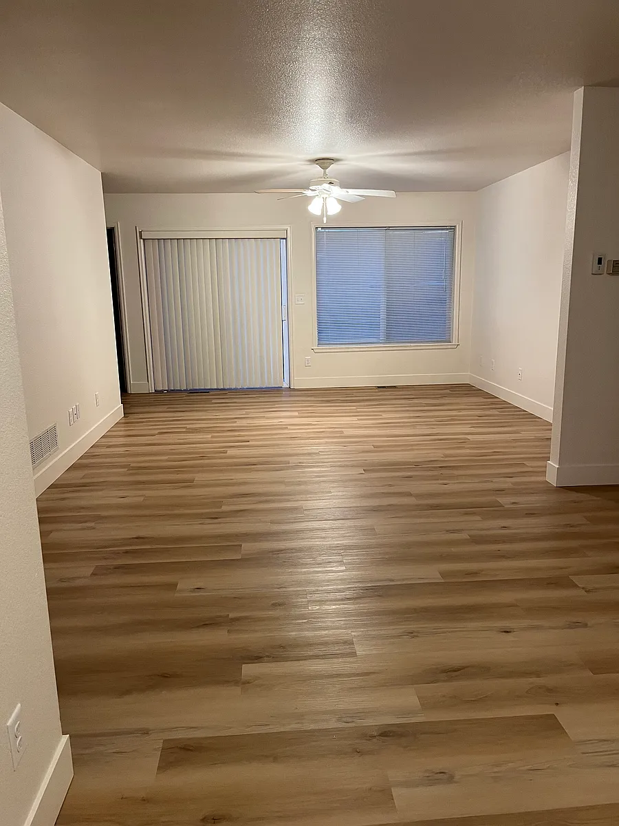 Building Photo - 160 Calabria Dr