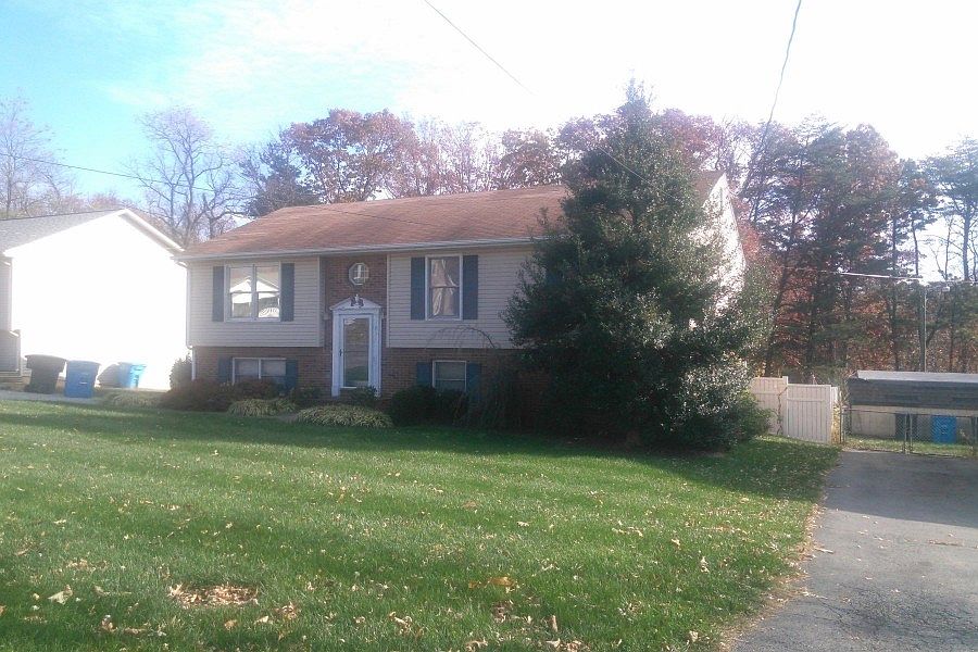 2nd image of 951 Mountain Rd NW