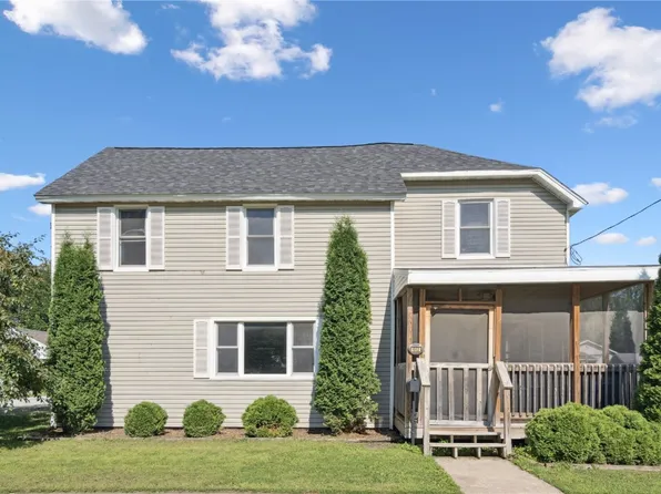 642 Clinton Ave, Marengo, IA 52301