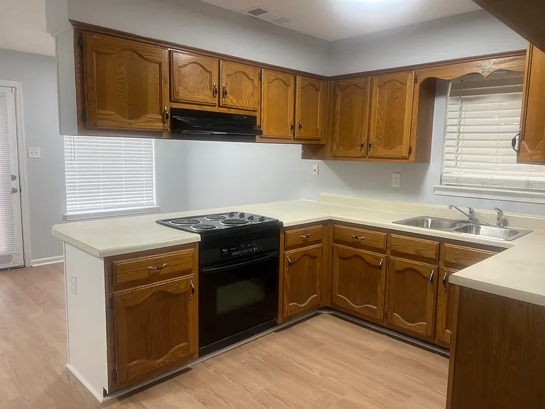 1604 Ranmar Dr — Photo 3