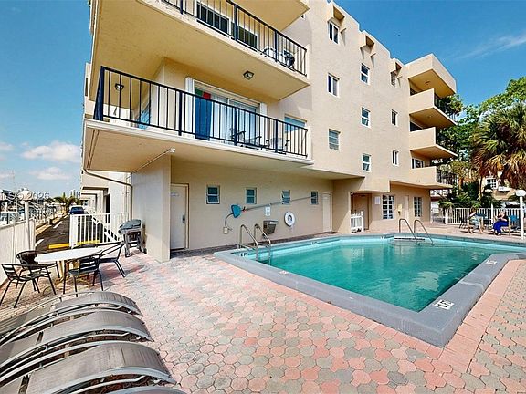 2nd image of 3860 NE 170th St APT 310