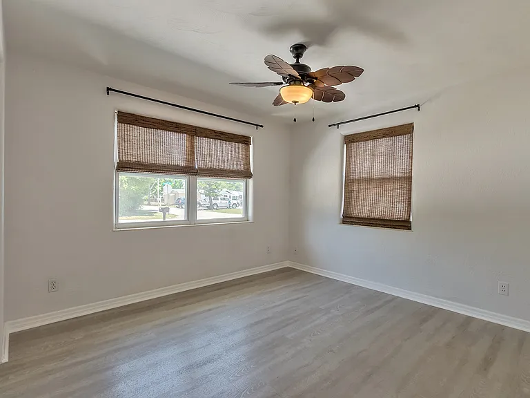 108 Magnolia Ave — Photo 9