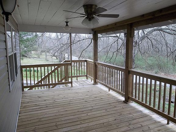 Front Porch 1/2 mile off woods for front yard