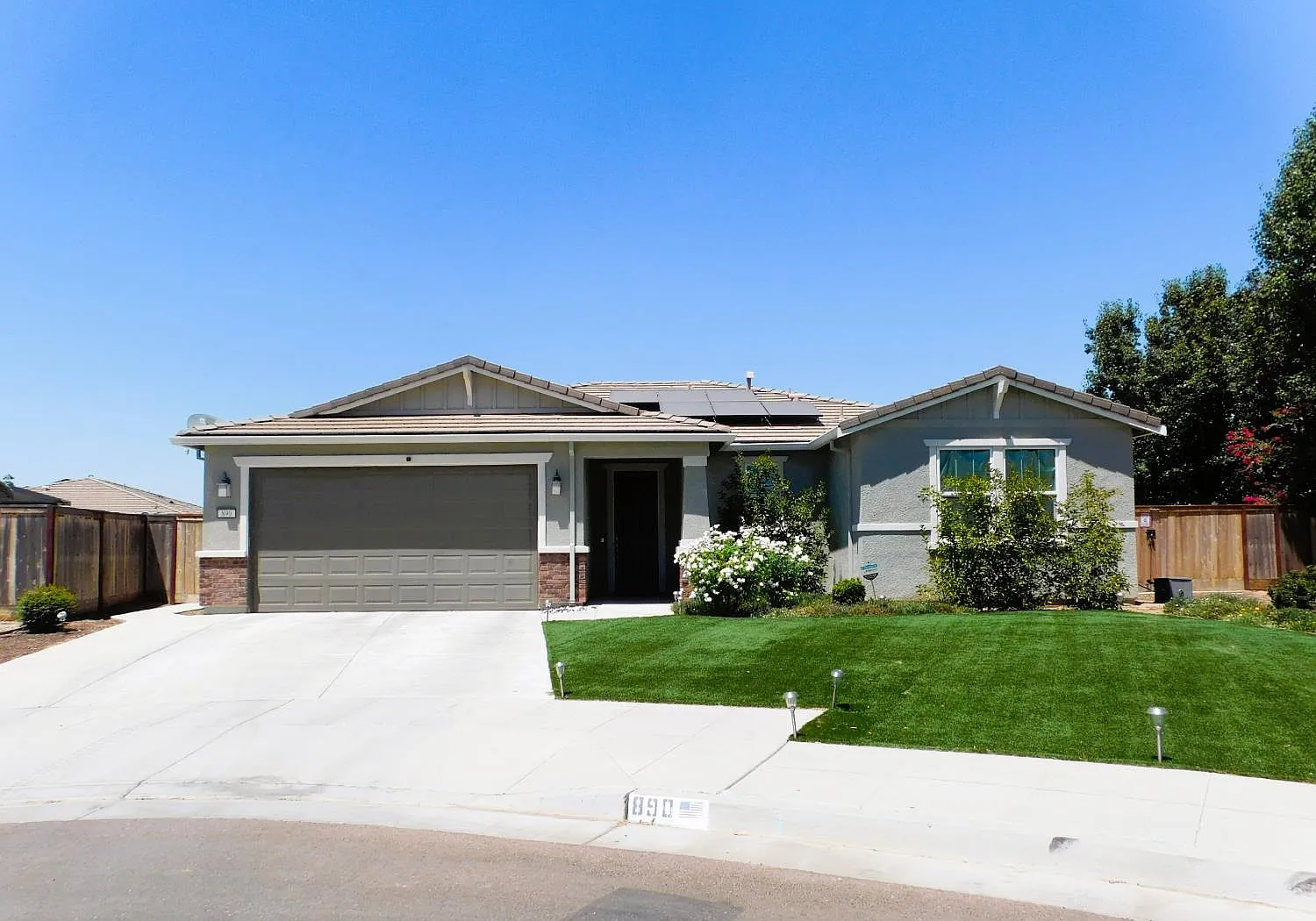 3 bed, 1860 sqft, $2,695 — Photo 1
