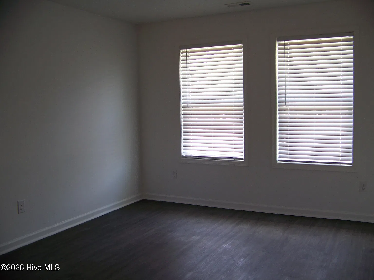 2 bed, 1.0 bath, $1,100 — Photo 3