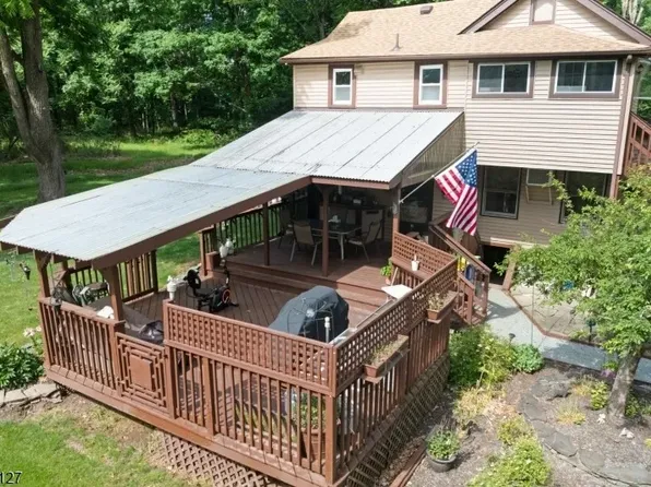 233 Beck Ave, Somerset, NJ 08873
