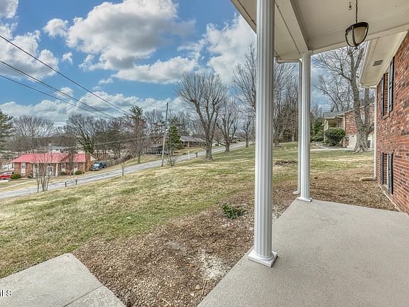 3rd image of 4300 Brockwood Dr