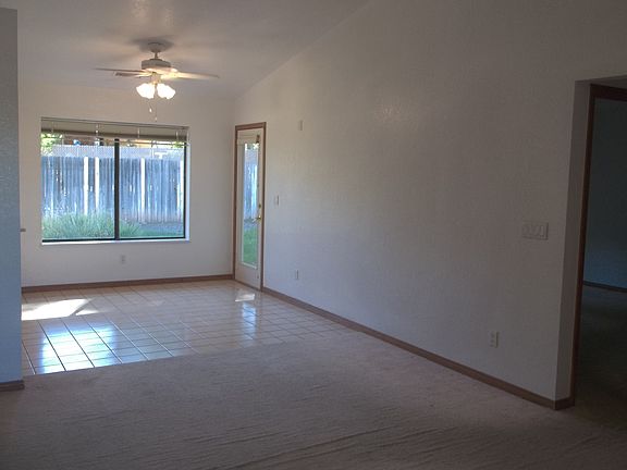 4th image of 701 W Mesquite Dr